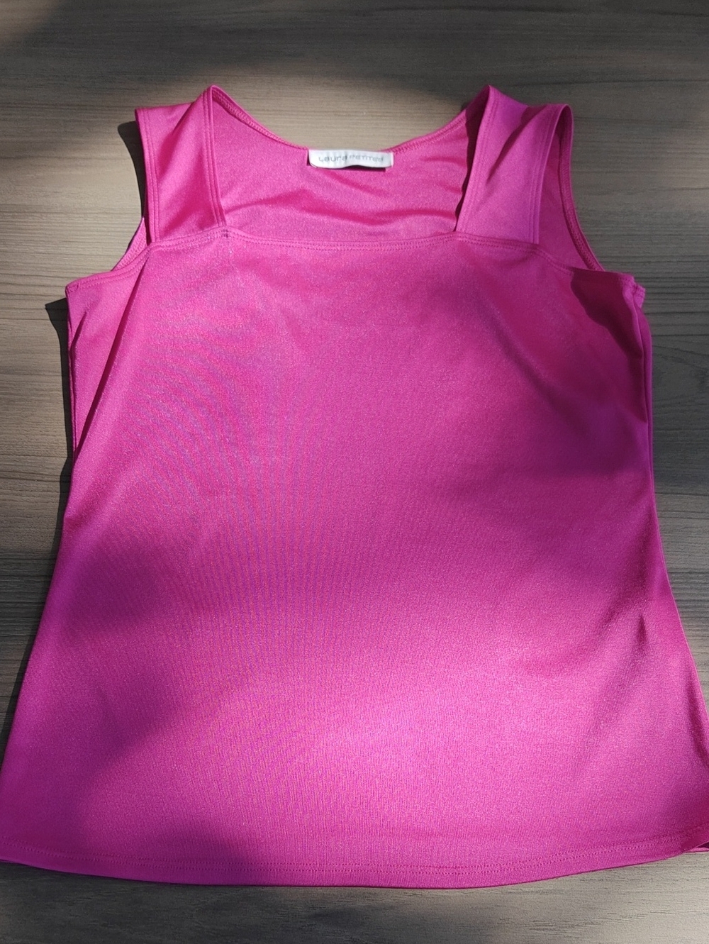 Vintage Laura Women’s Sleeveless Tank Top in Bright Pink - Undetermined Brand
